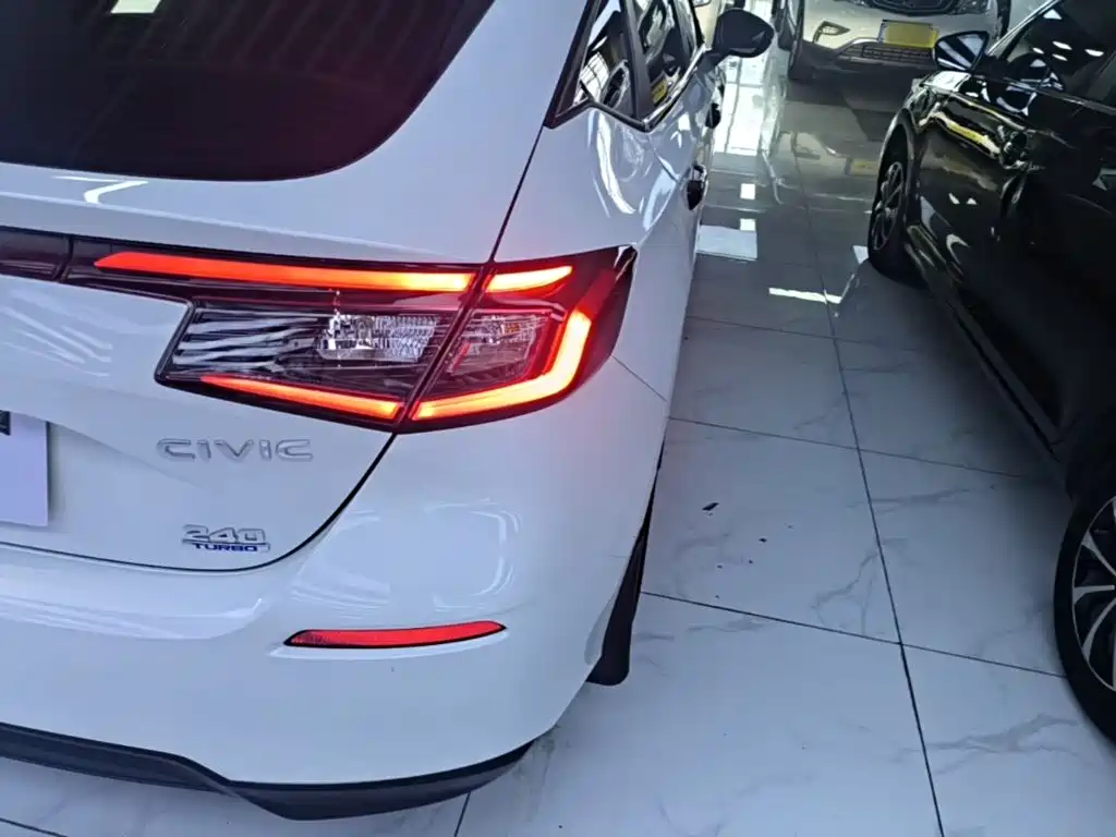 Honda Civic — фото 8