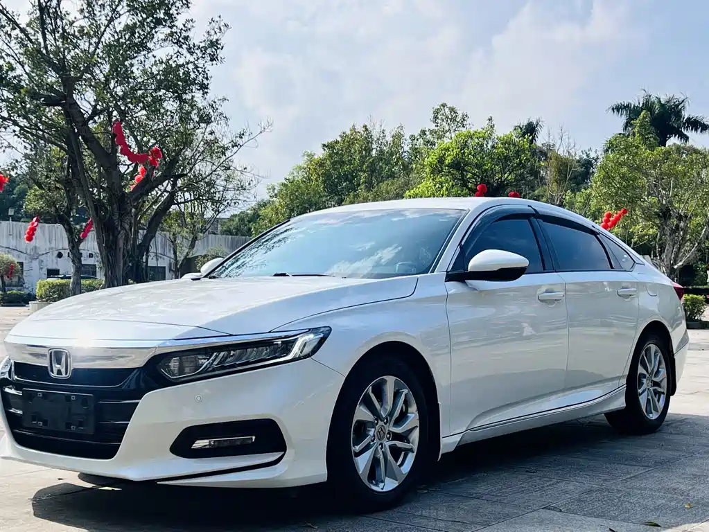 Honda Accord — фото 3