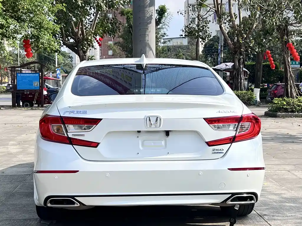 Honda Accord — фото 4