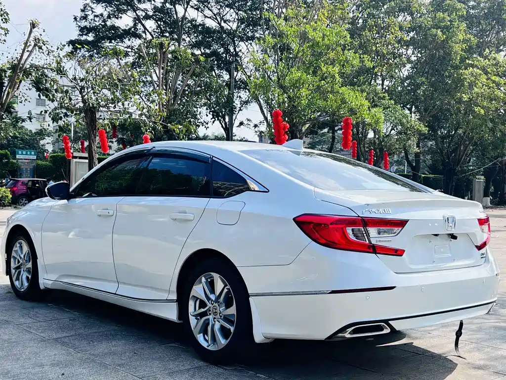 Honda Accord — фото 5
