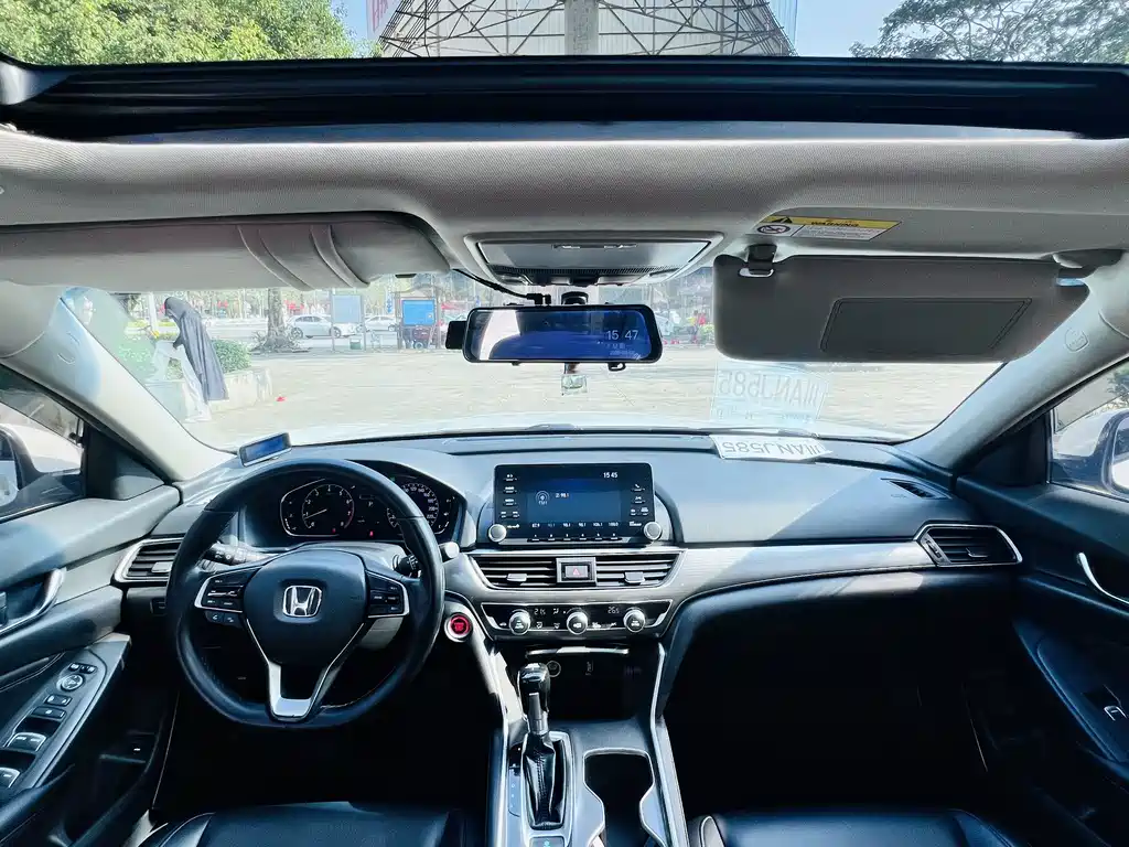 Honda Accord — фото 9