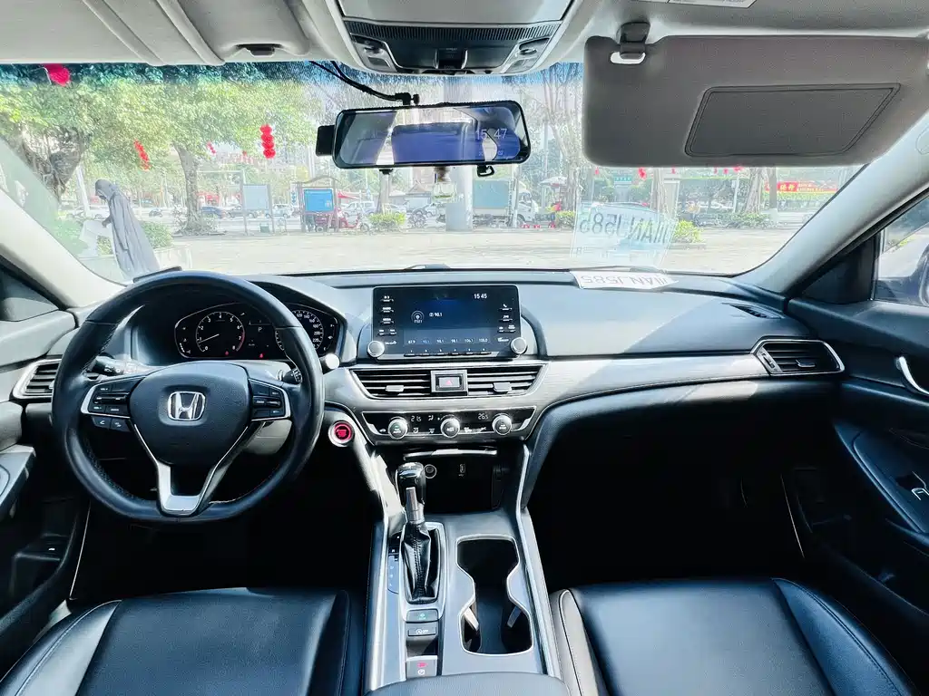 Honda Accord — фото 10