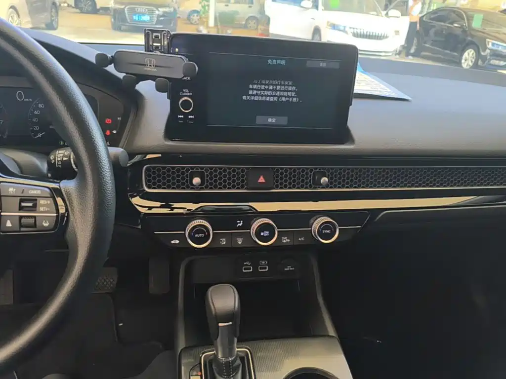 Honda Civic — фото 13