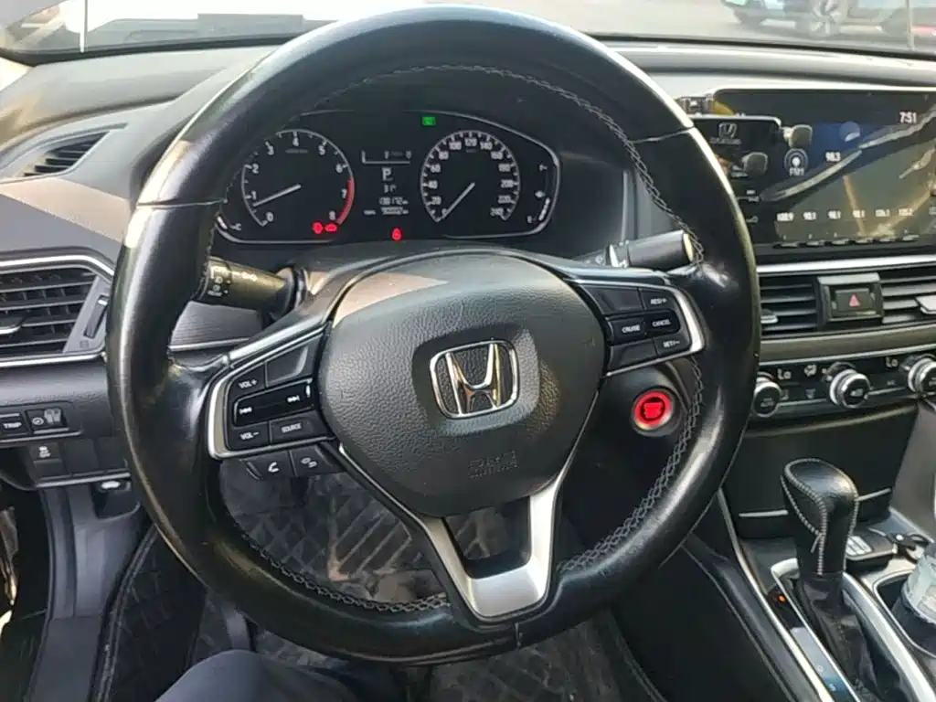 Honda Accord — фото 11