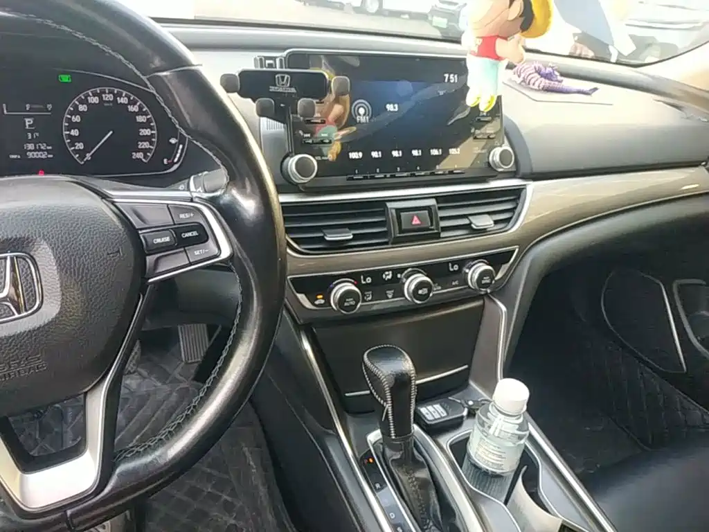 Honda Accord — фото 13