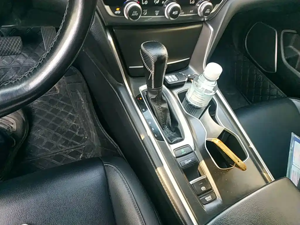 Honda Accord — фото 14