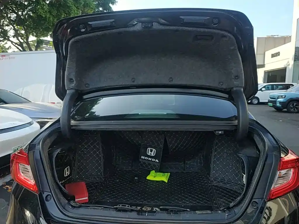 Honda Accord — фото 19