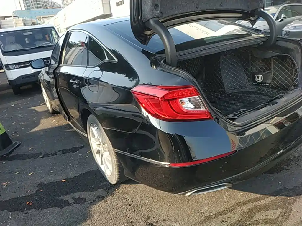 Honda Accord — фото 5