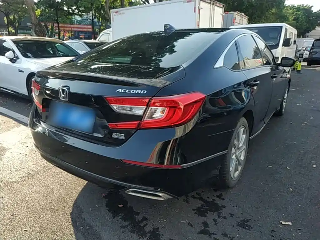 Honda Accord — фото 7