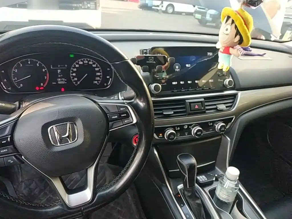 Honda Accord — фото 10