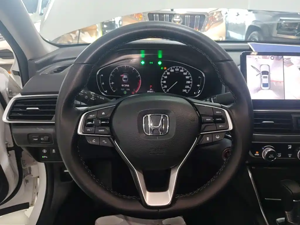 Honda Accord — фото 11
