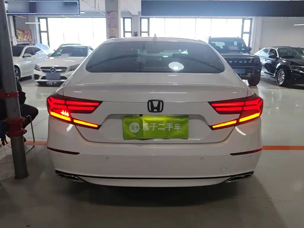 Honda Accord — фото 6