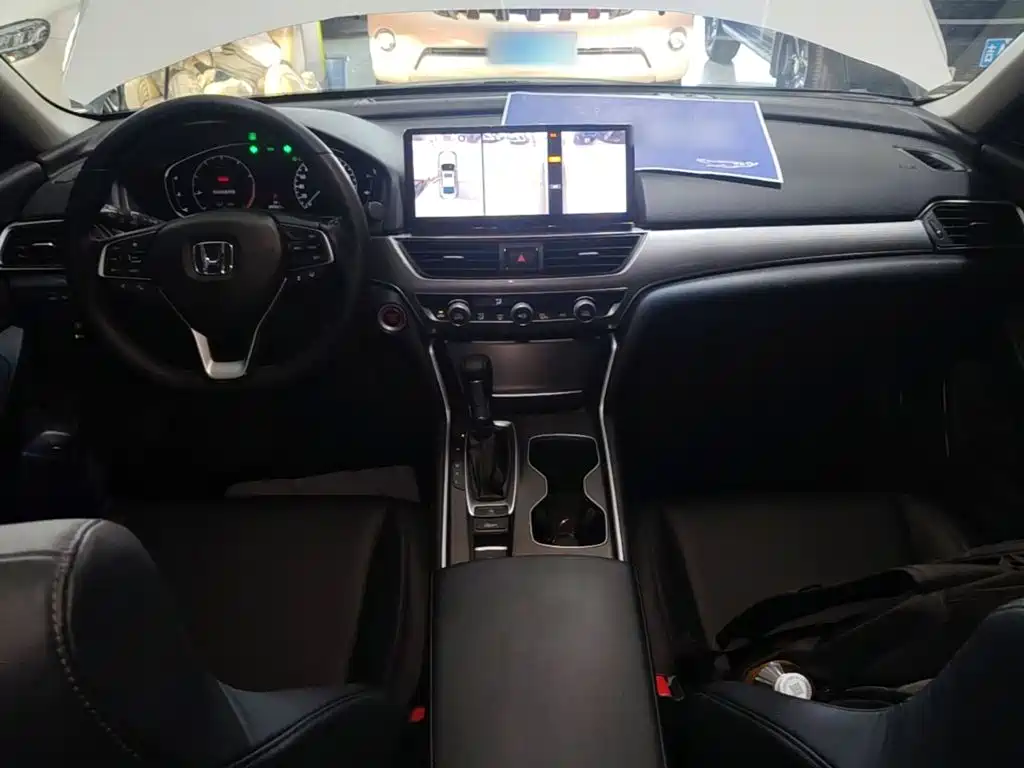 Honda Accord — фото 10