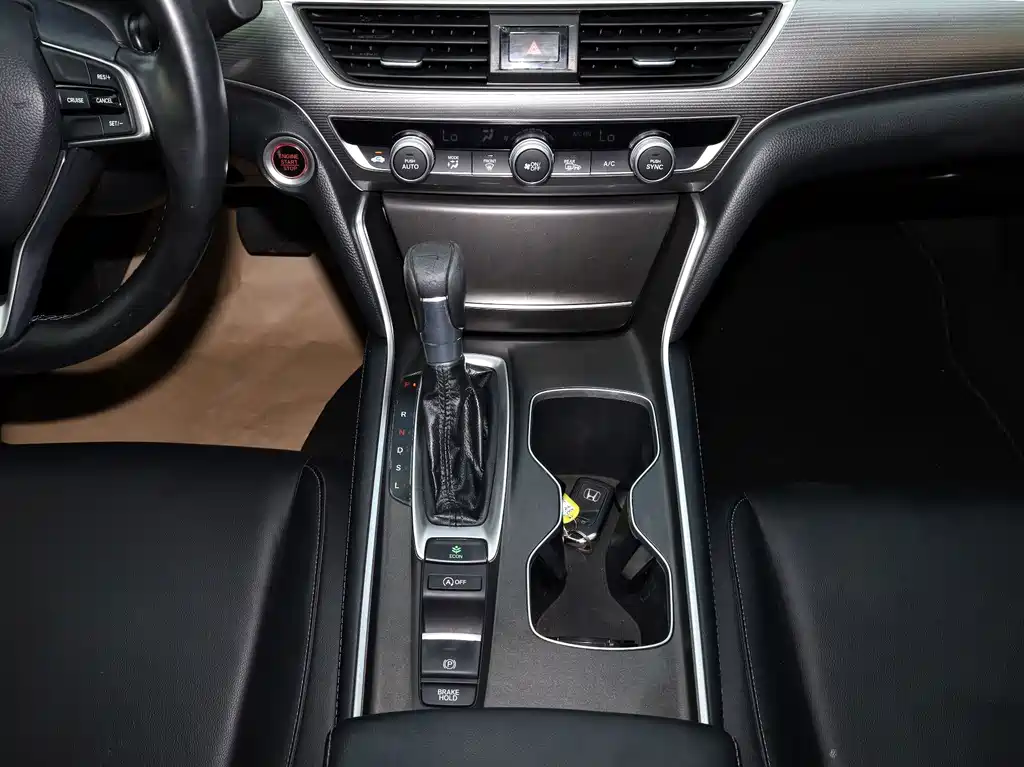 Honda Accord — фото 14
