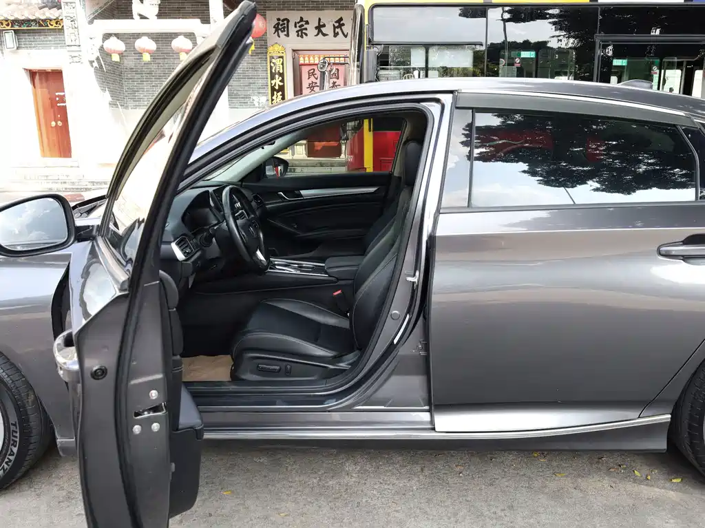 Honda Accord — фото 20