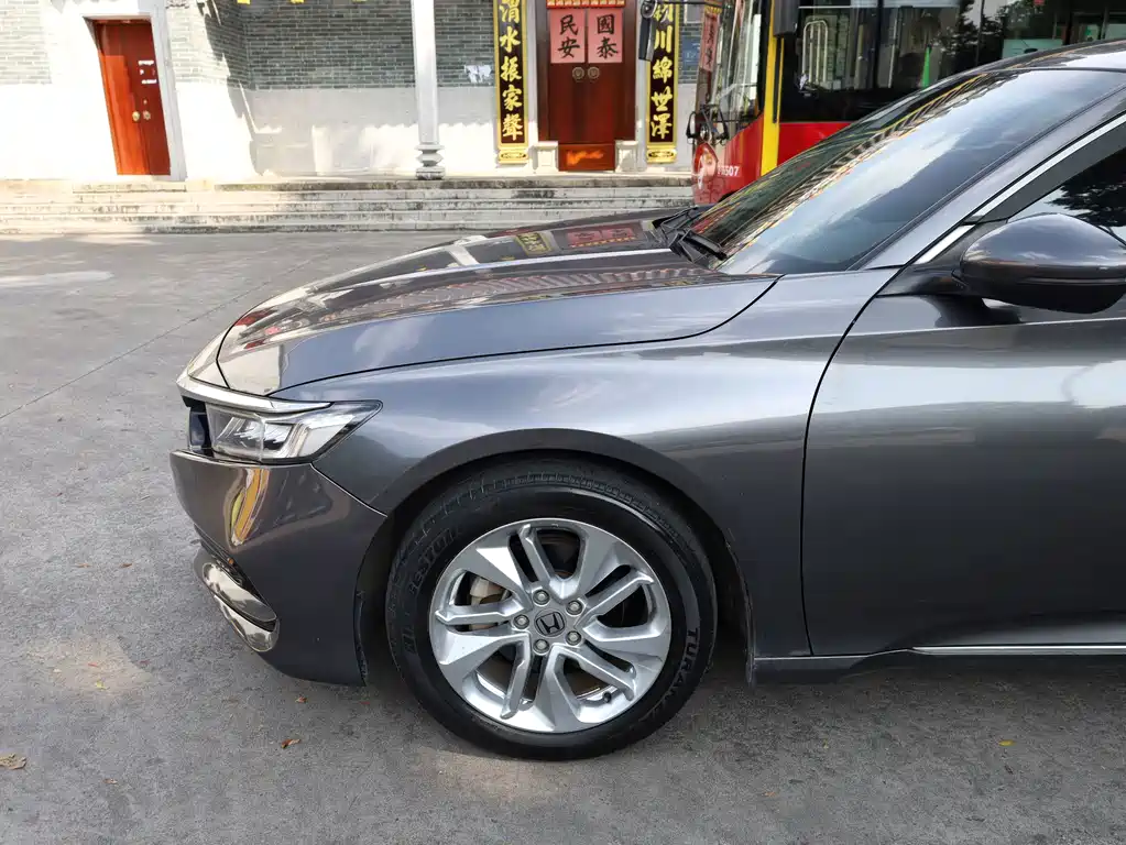 Honda Accord — фото 26