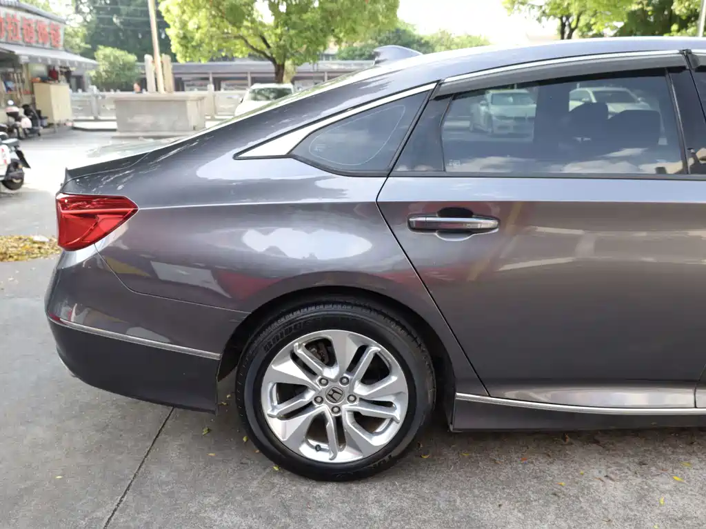 Honda Accord — фото 28