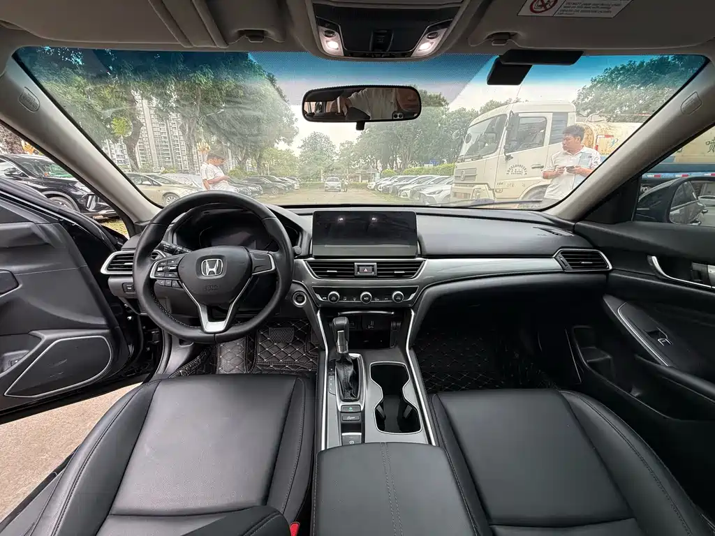Honda Accord — фото 6