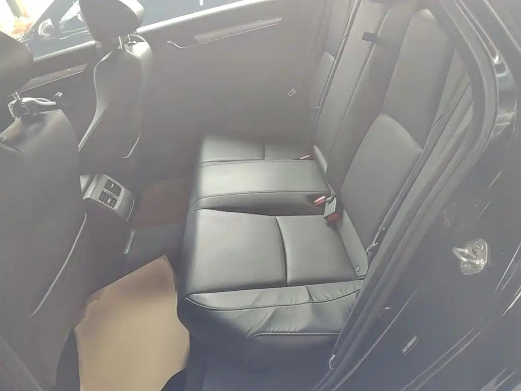 Honda Accord — фото 17