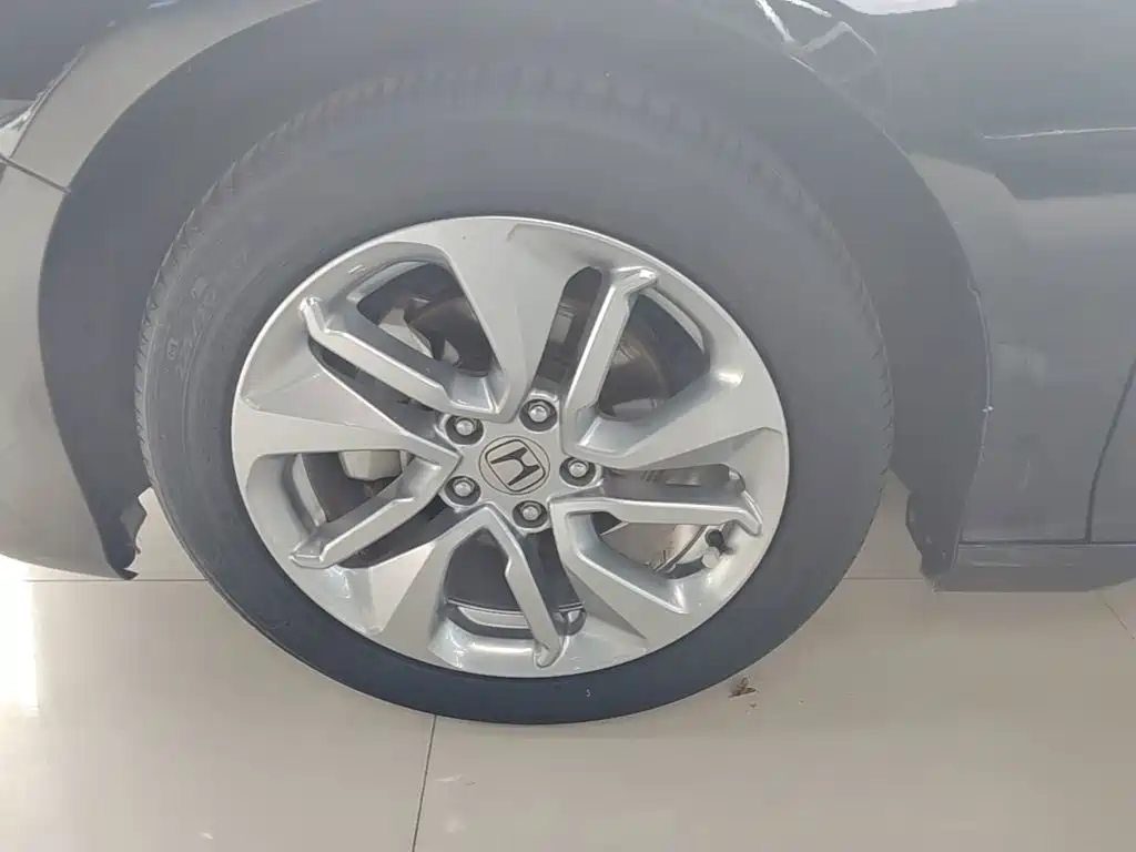 Honda Accord — фото 23