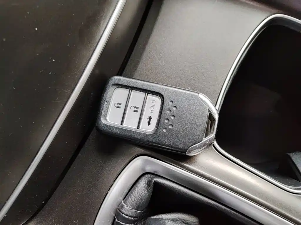 Honda Accord — фото 9