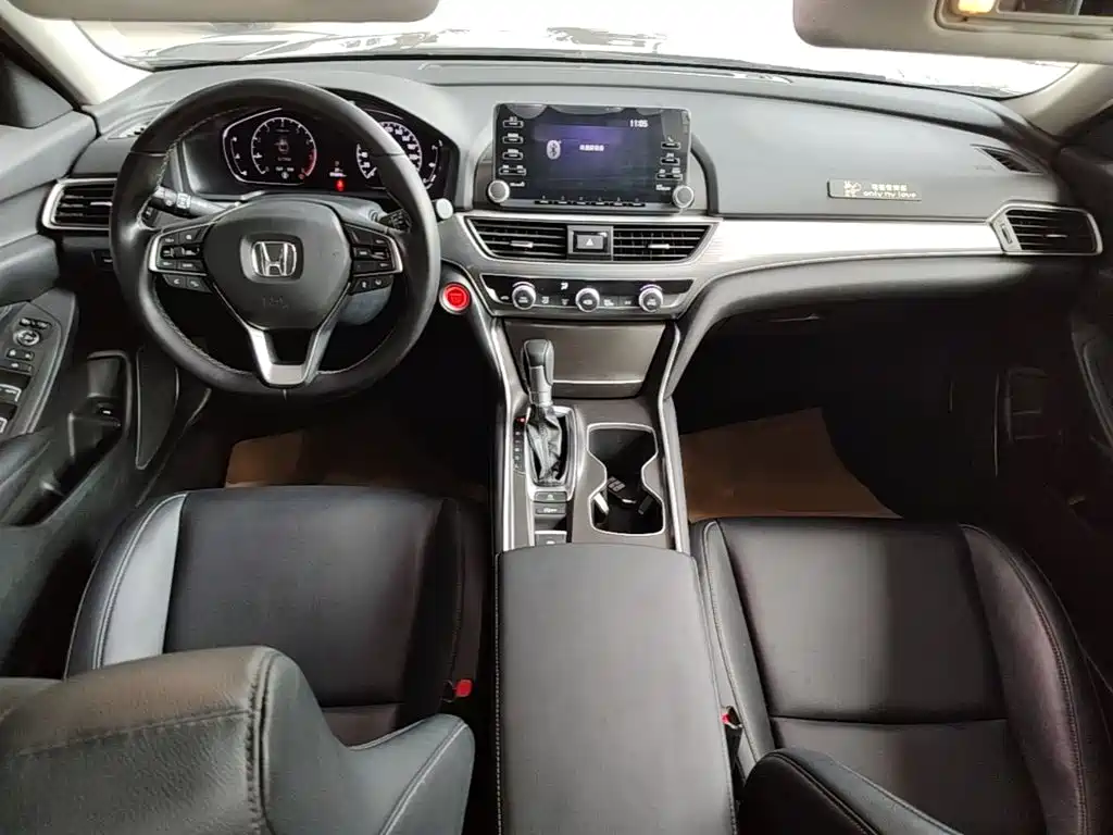 Honda Accord — фото 10