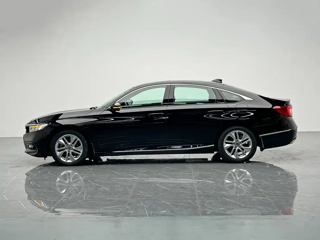 Honda Accord — фото 3