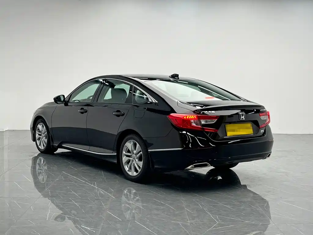 Honda Accord — фото 4