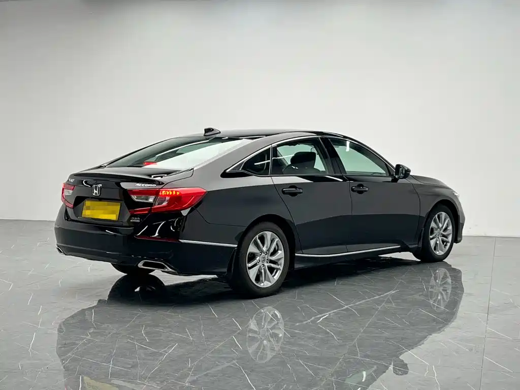 Honda Accord — фото 6
