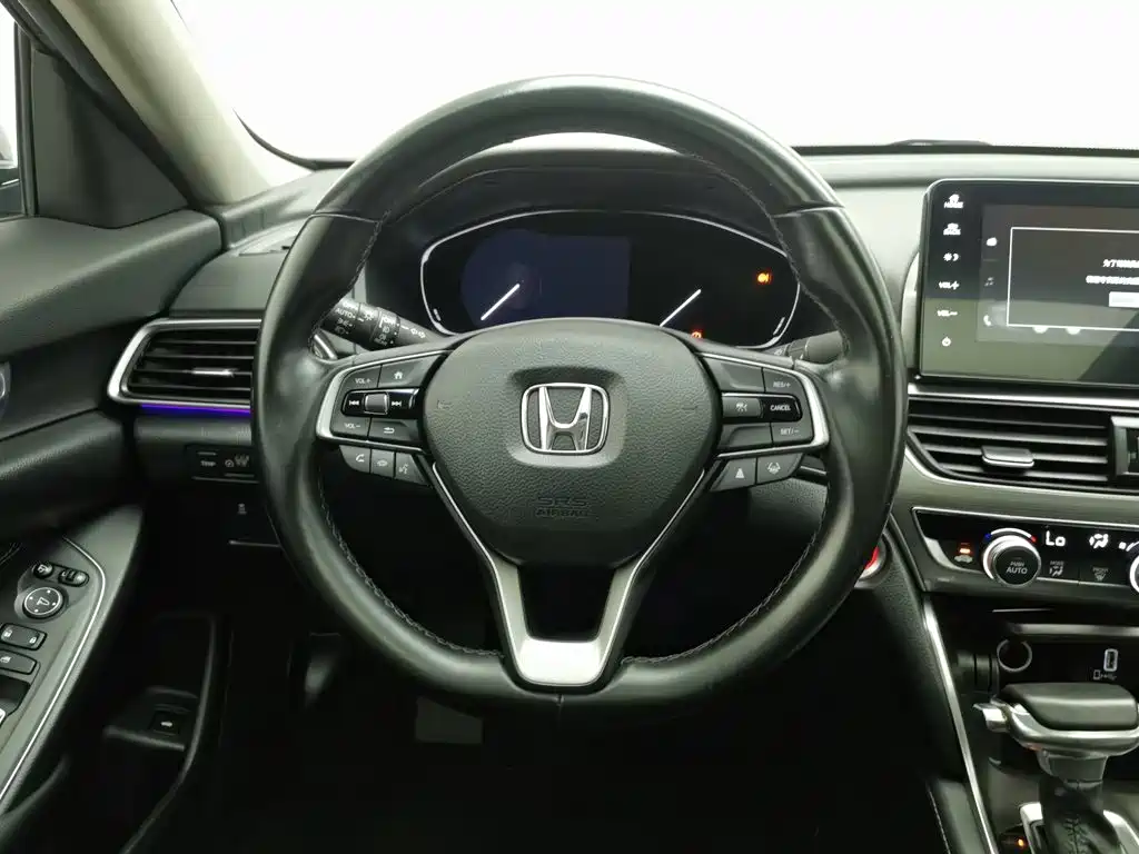 Honda Accord — фото 11