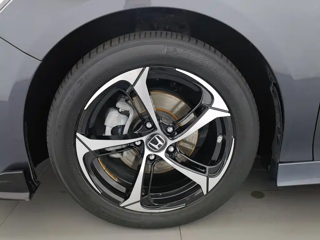 Honda Accord — фото 17