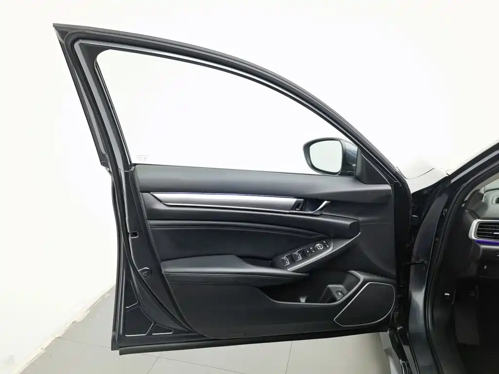 Honda Accord — фото 8