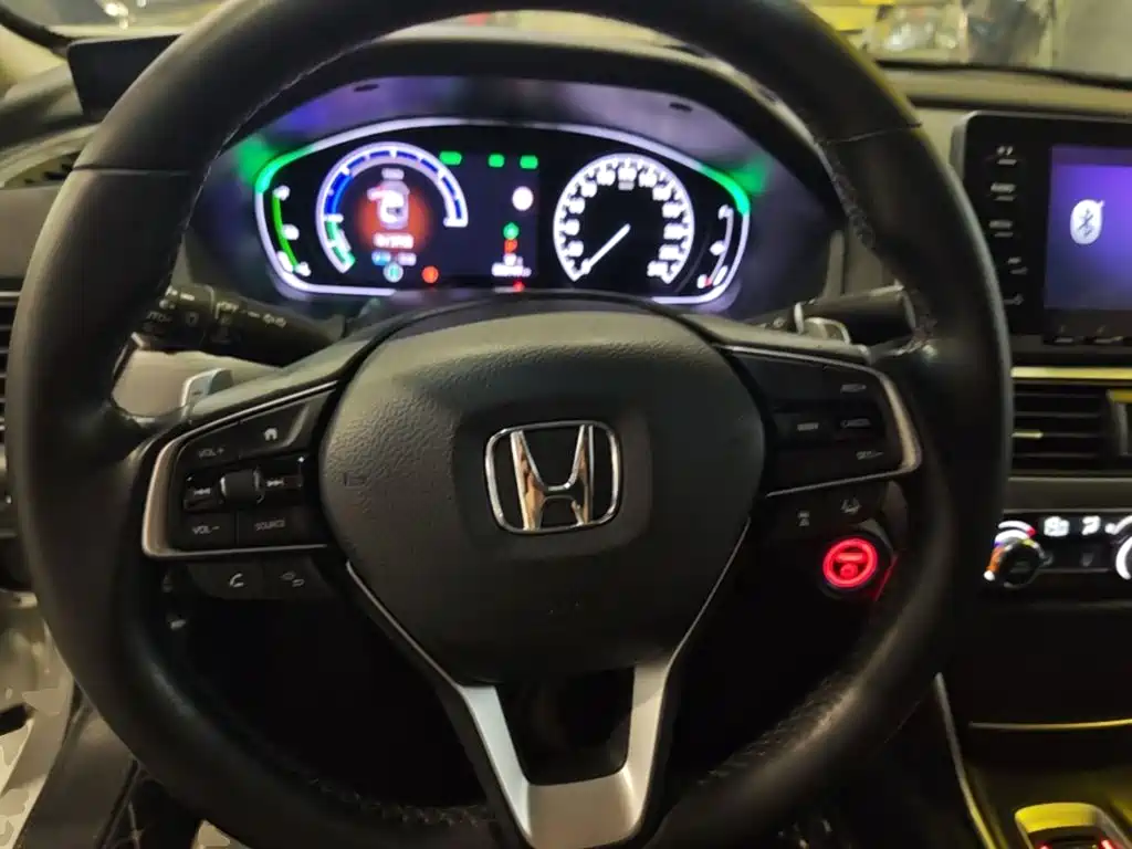 Honda Accord — фото 11