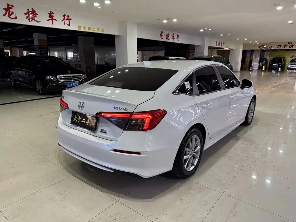 Honda Civic — фото 4
