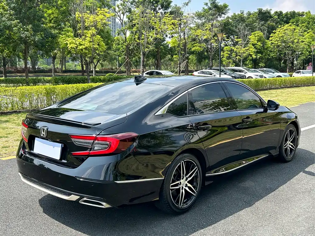 Honda Accord — фото 9