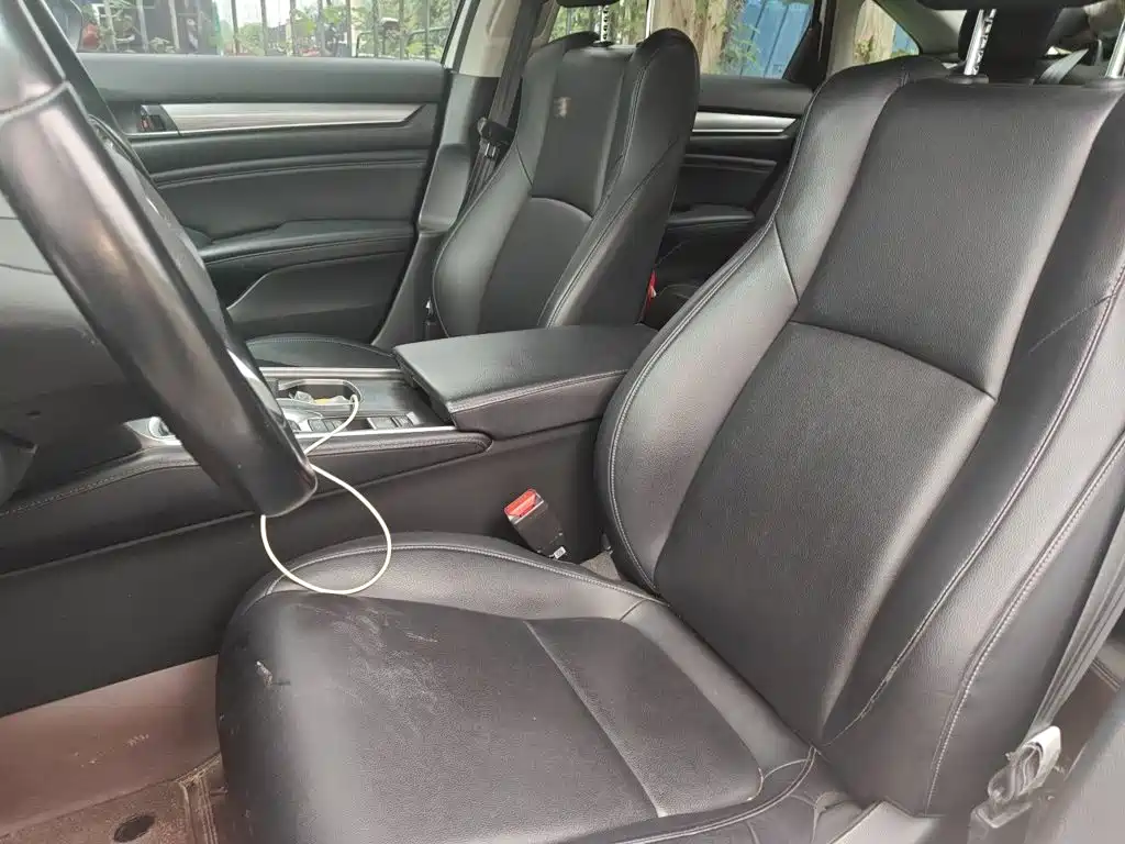 Honda Accord — фото 11