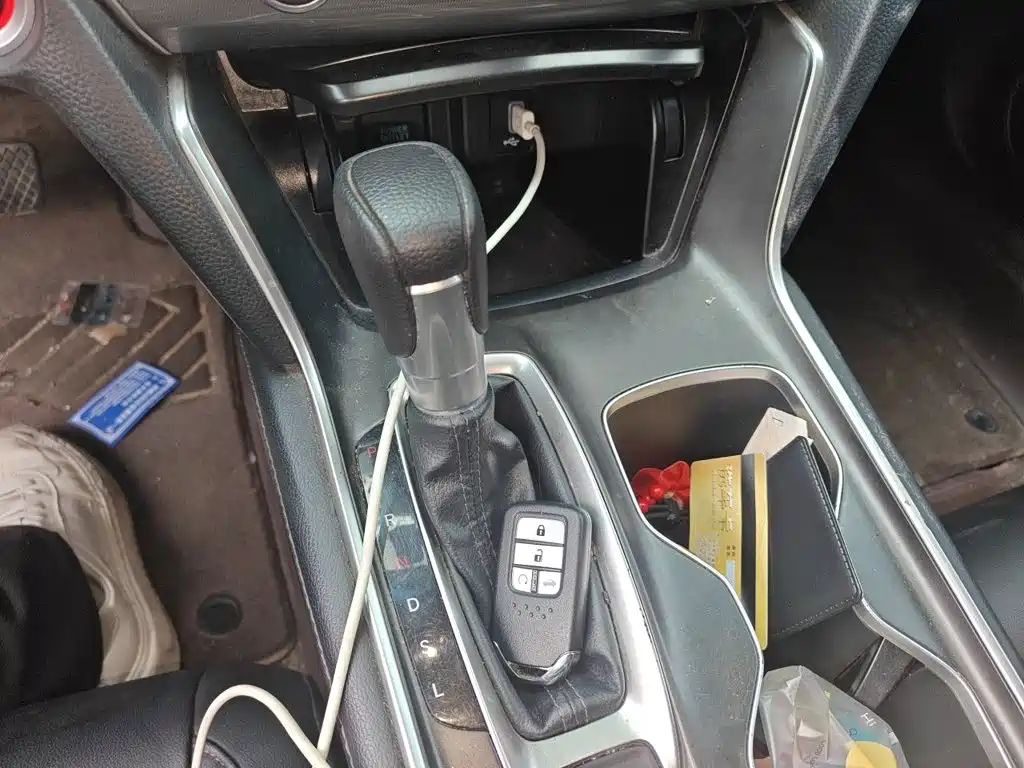 Honda Accord — фото 10