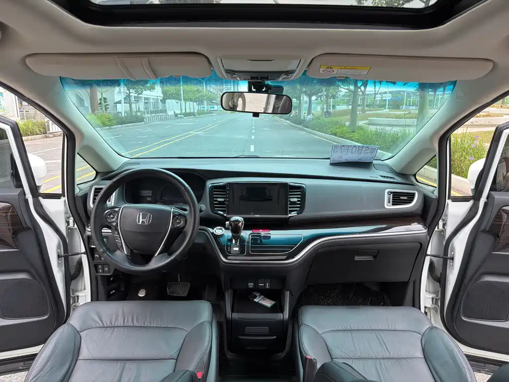 Honda Odyssey — фото 14