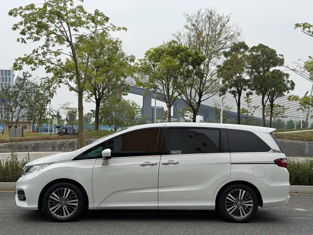 Honda Odyssey — фото 4