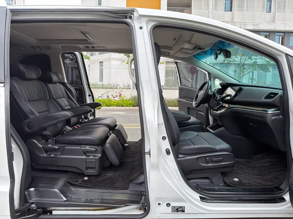 Honda Odyssey — фото 10