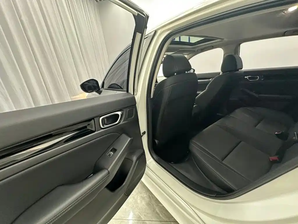 Honda Civic — фото 8