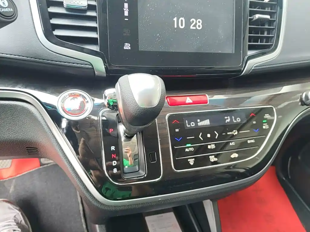 Honda Odyssey — фото 14