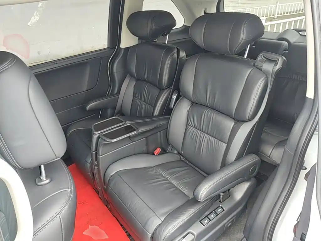 Honda Odyssey — фото 17