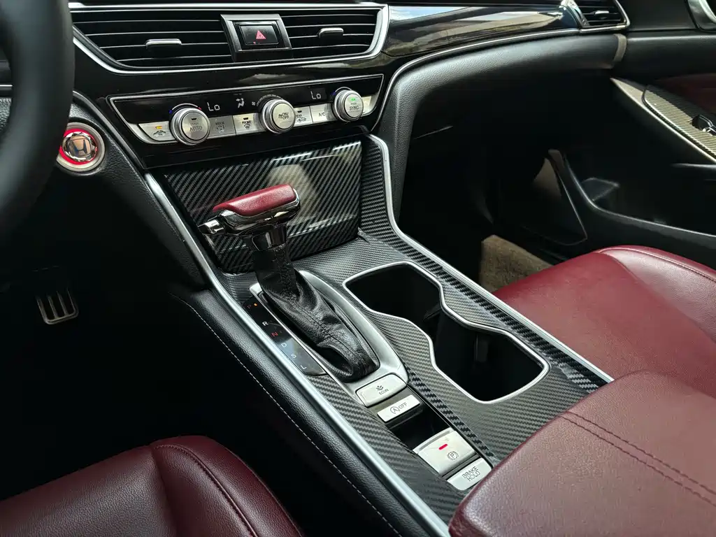 Honda Accord — фото 17
