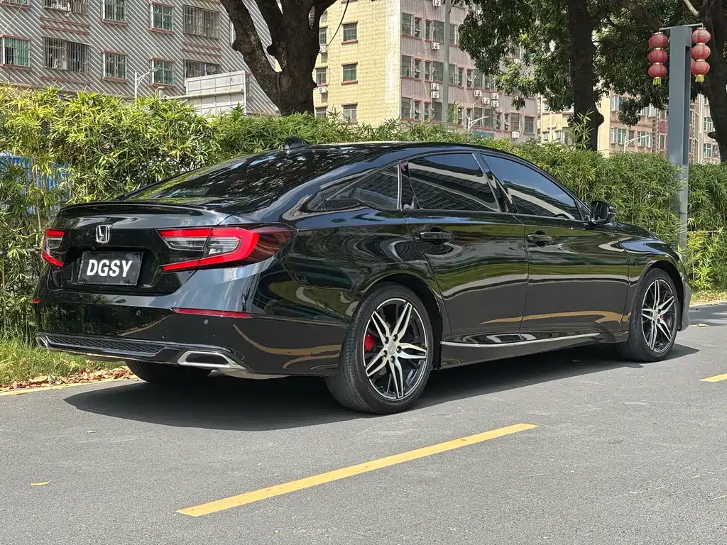 Honda Accord — фото 20