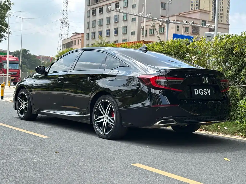 Honda Accord — фото 22
