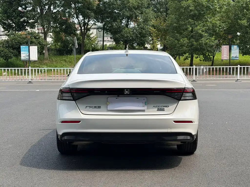 Honda Accord — фото 6