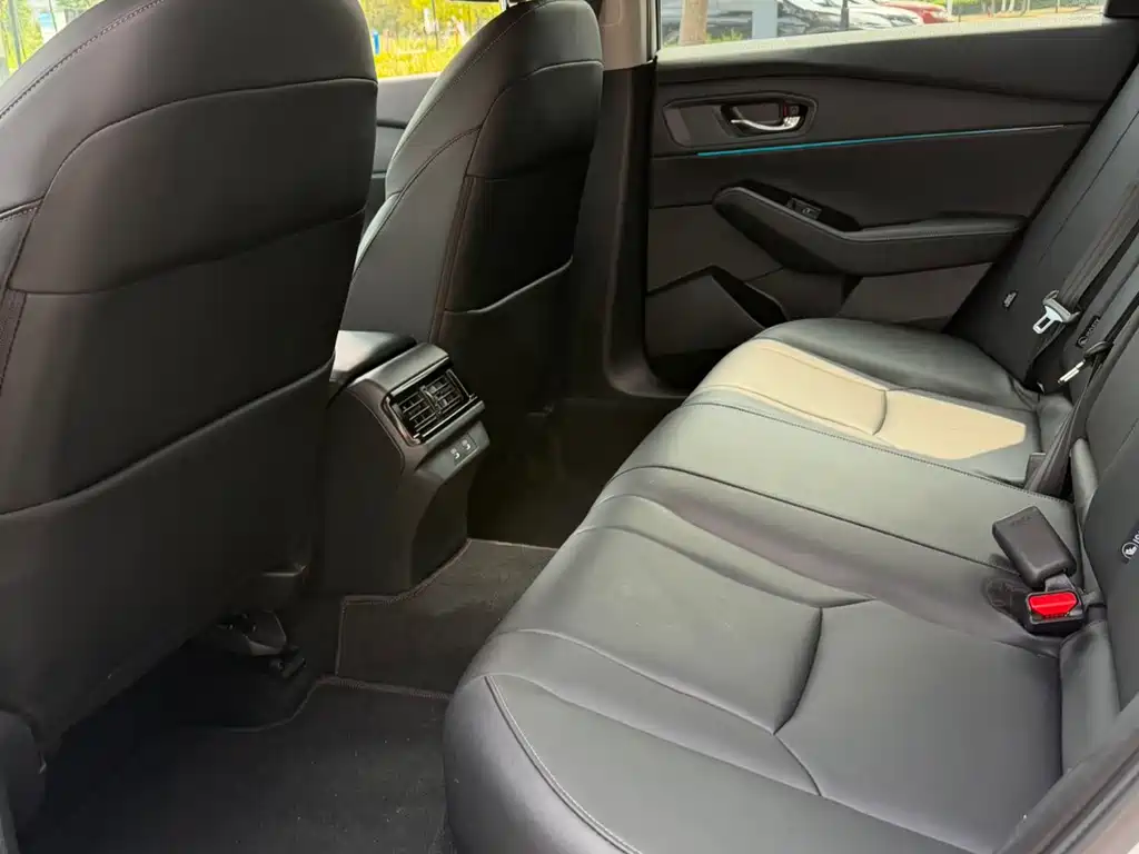 Honda Accord — фото 10