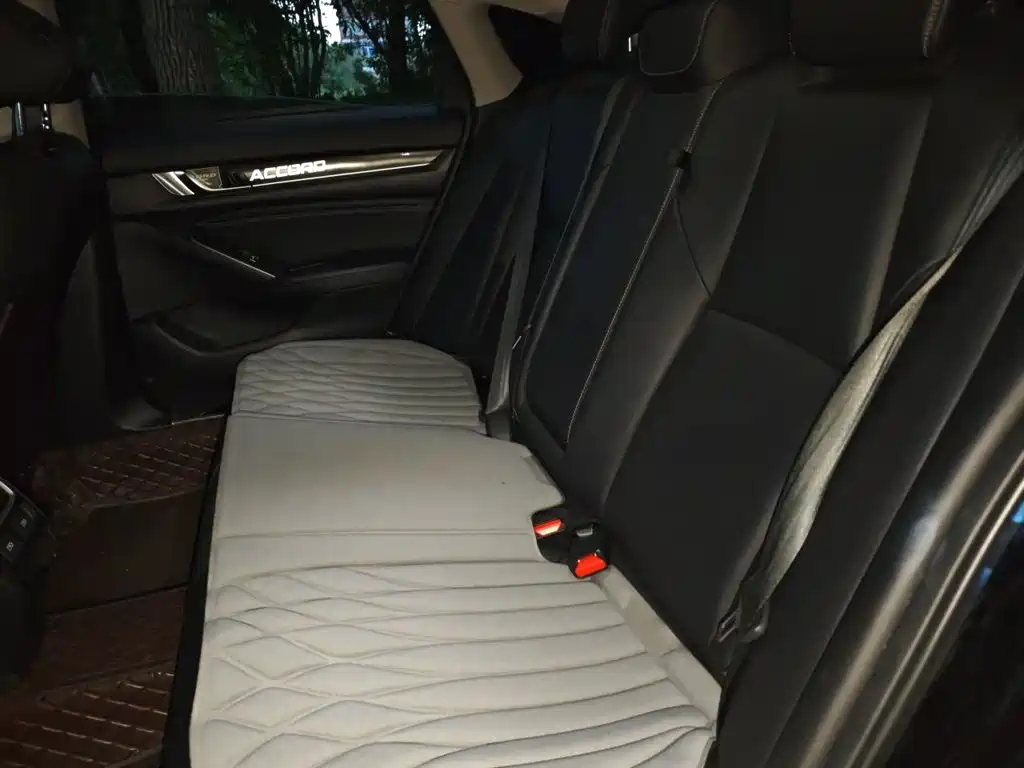 Honda Accord — фото 18