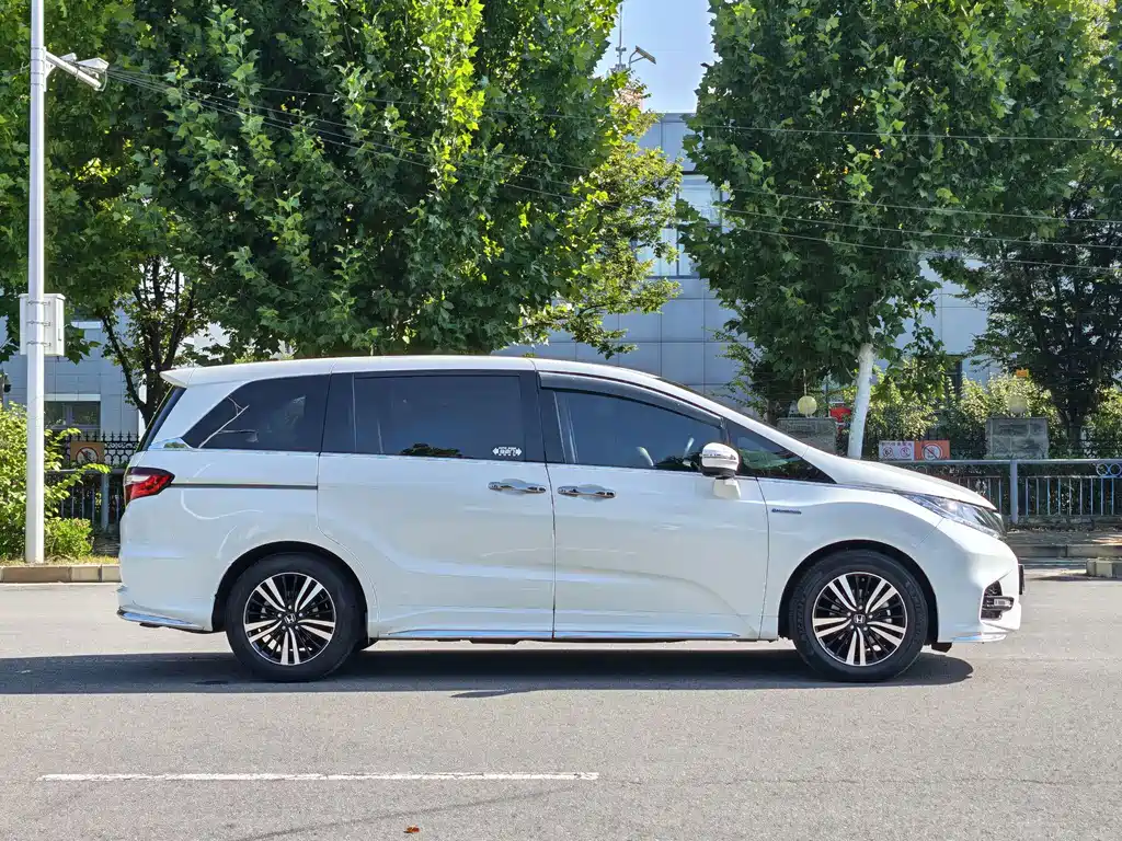 Honda Odyssey — фото 11